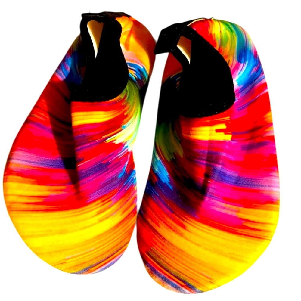 EUC Kids Water Shoes, Tie Dye, Unisex, Sz 12.5, 13, EU30, EU31, Like new​